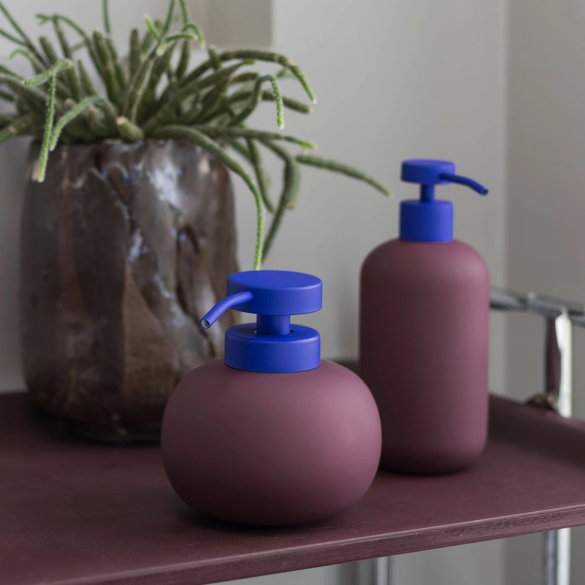 Muilo dozatorius Lotus Wine Low – Keramika su guminės dangos apdaila, metalas