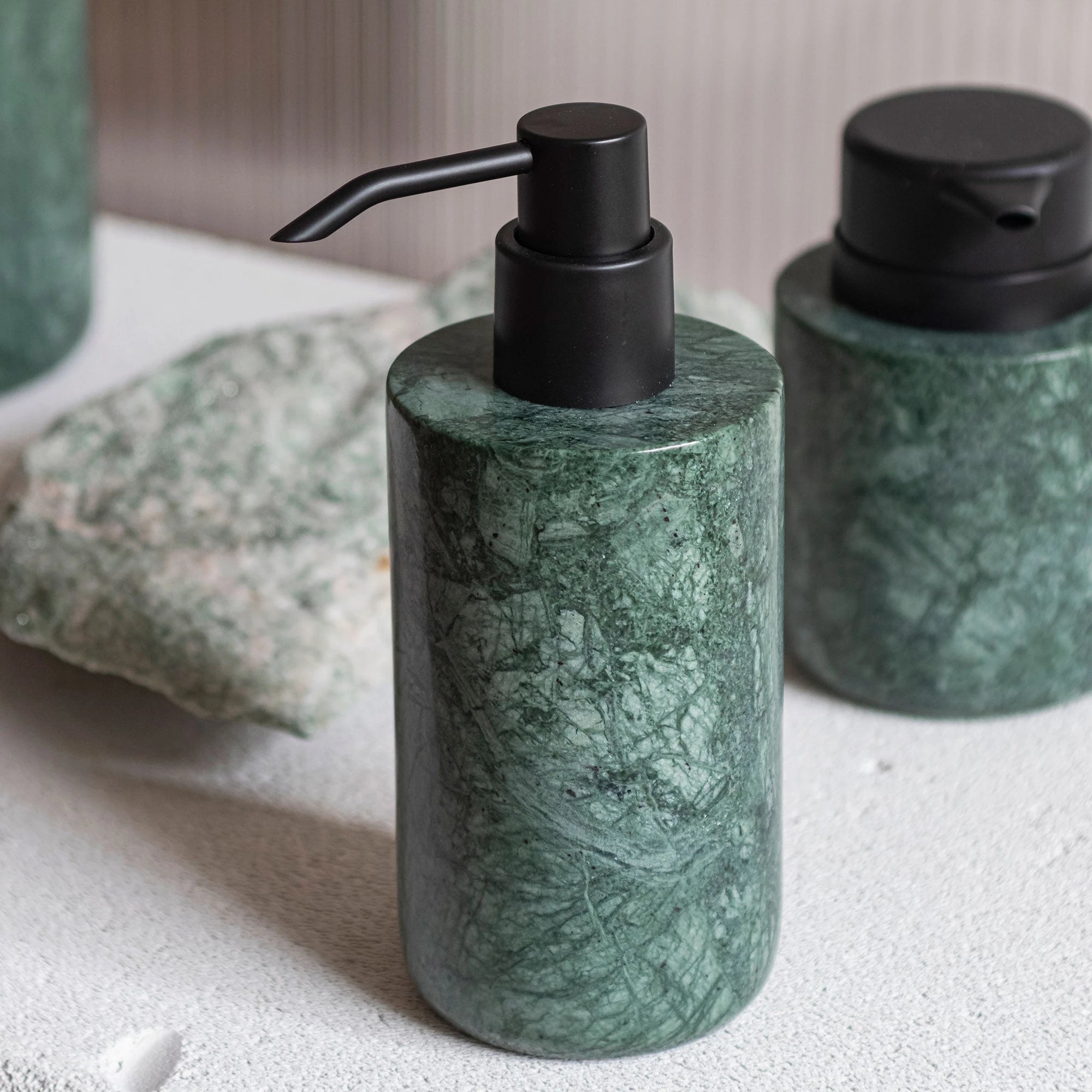 Muilo dozatorius Marble Dark Forest – Marmuras, juoda apdaila